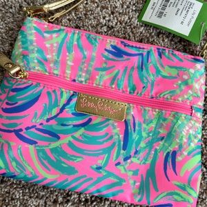 NWT Zip It ID Crossbody Bag